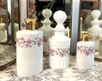 French Pretty toilet set in Paris porcelain with floral decor MCM