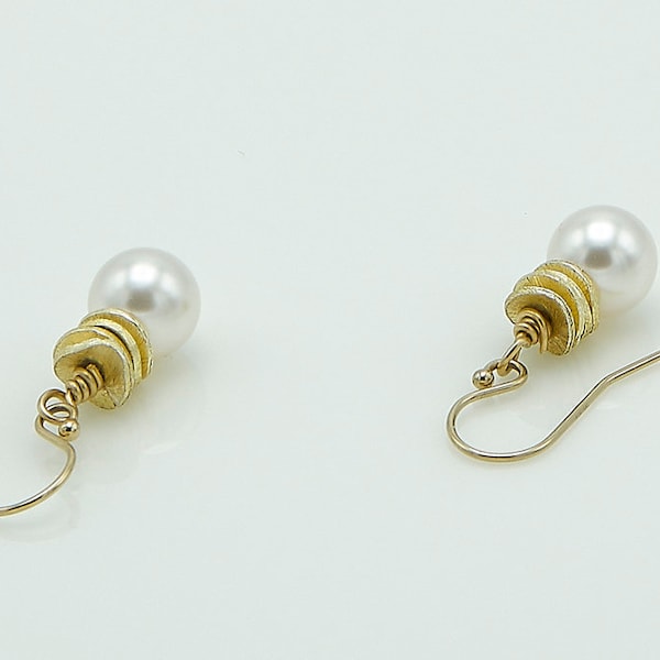 Pearl and Gold Ruffles Earrings