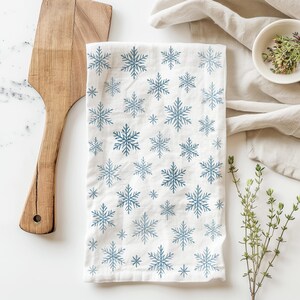 Winter Snowflake Tea Towel: Blue Christmas Kitchen Decor