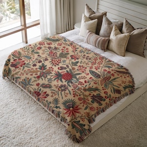 Vintage Floral Woven Blanket – Tapestry Throw with Botanical Pattern – Traditional Cottagecore Blanket for Sofa, Bed, or Wall Decor