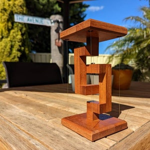 Sculpture en tenségrité anti-gravité faite main en bois