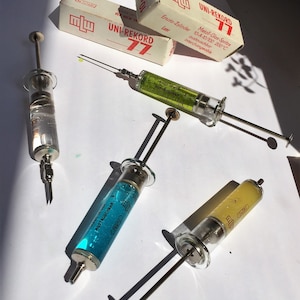 Vintage Medical 1 pc / 10 ML MLW Glass Syringe Luer Hypodermic Metal tip Reusable Antique Old Jnjekcion Veterinarian Vet ?