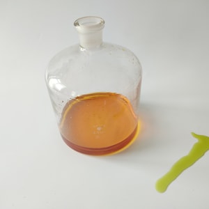 2000 ml hitzebeständiges Laborglas / Glaswaren / Glaskolben - ausgezeichnete antike Laborausstattung - ausgezeichneter Zustand 1950er Jahre