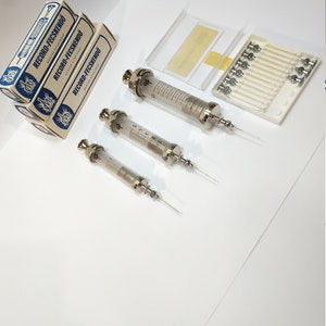 3 PC SYRINGE Vintage Medical Pro KIT 2 ml 5 ml 10 ml New Glass Syringe set 1 box Hypodermic record needle / syringe set 1957 / Gift image 3