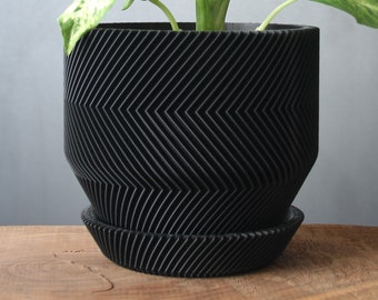 The Ponderosa Planter in Matte Black - Drainage Hole and Tray - Modern Indoor Plant Pot - 3D Printed Gift - Perfect for Succulent and Cactus