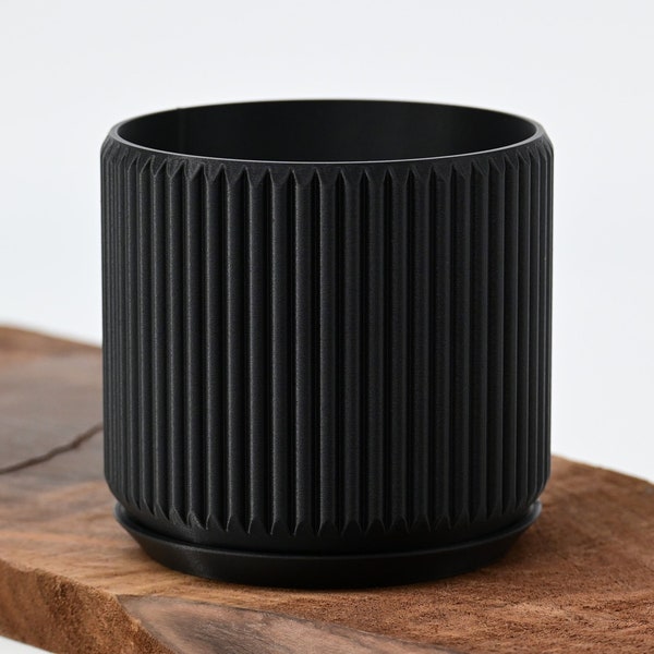 The Ella Planter in Matte Black - Drainage Hole and Tray - Modern Indoor Plant Pot - 3D Printed Gift - Succulent and Cactus Planter