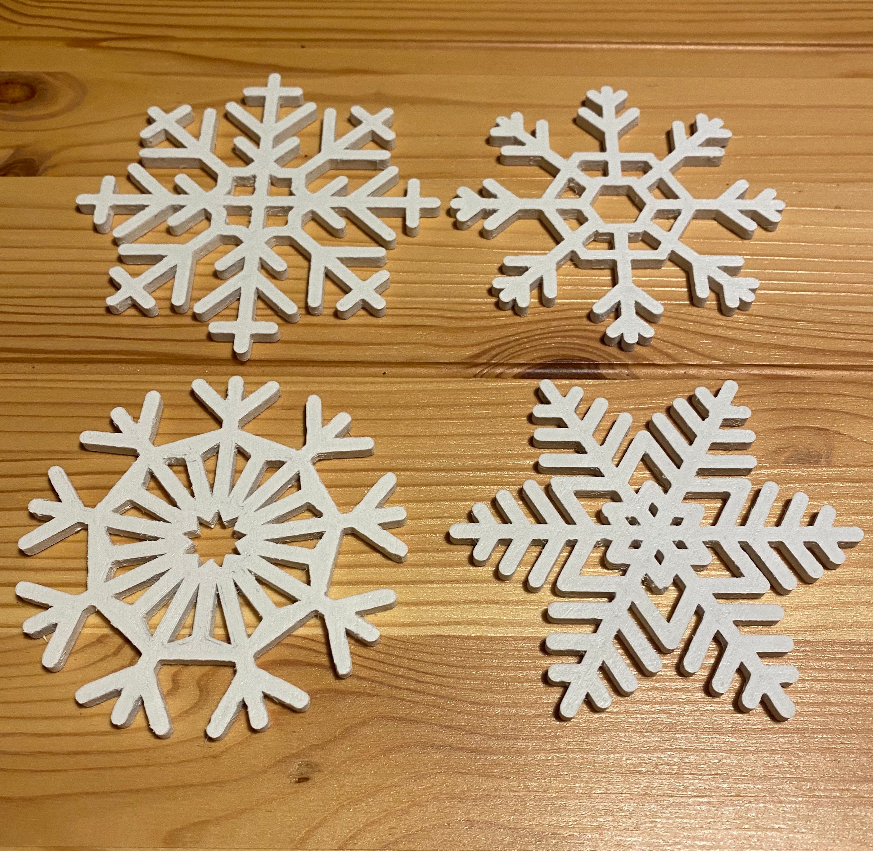 SaktopDeco 16-Piece Felt Snowflake Coasters Set - White & Blue Christmas Drink Coasters