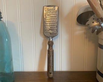 Vintage Metal Cheese Grater with Wooden Handle | Rustic Kitchen Tool | Farmhouse Kitchen Decor | Handheld Food Grater