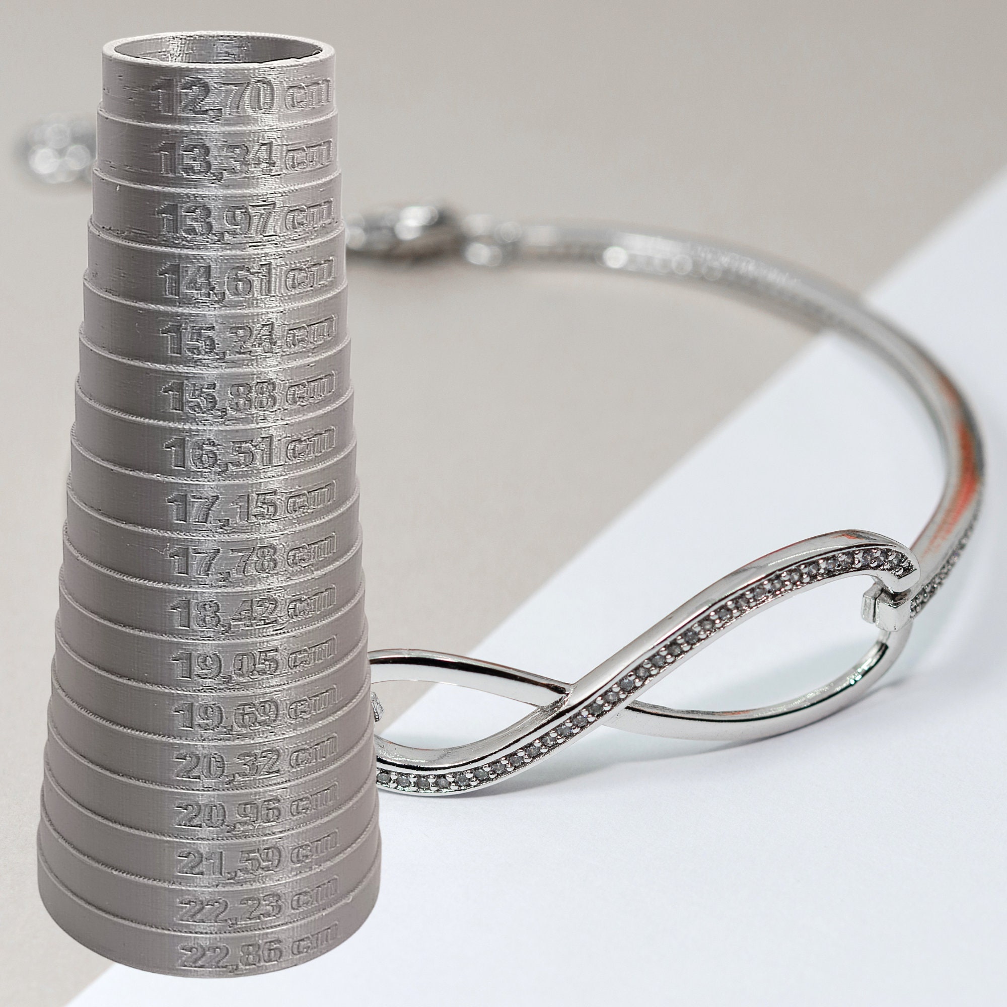 Step Bracelet Sizer Inches and Centimeters. Bracelet Display