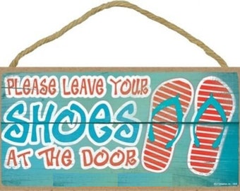 Laat je schoenen aan de deur achter Leuke slippers strand oceaan zwembad houten hangend bord gemaakt in de VS 10 x 5 inch snelle GRATIS verzending NIEUW 578
