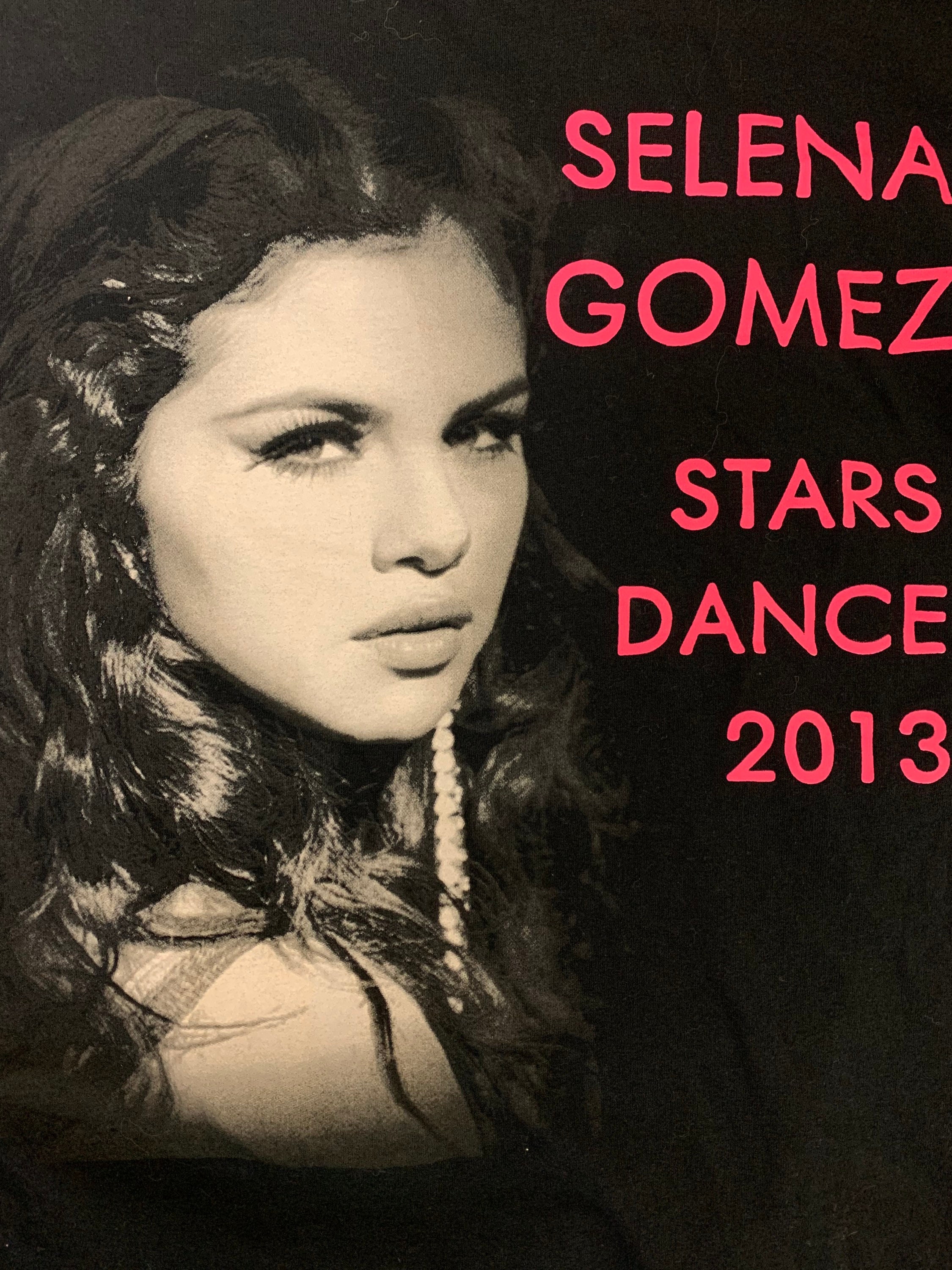 Selena Gomez: Stars Print Blouse and Pants