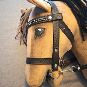 Hobbyhorse Zaum mit Zügel abnehmbaren Stirnriemen und Nasenriemen strapazierfähig da 2 lagig vernäht  (PU)