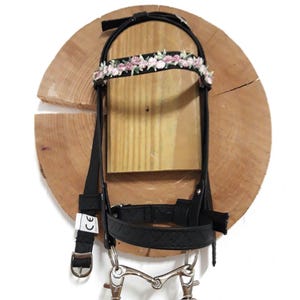 Hobbyhorse soft artificial leather 2-layer stitched for better stability flower bridle with reins and metal bit