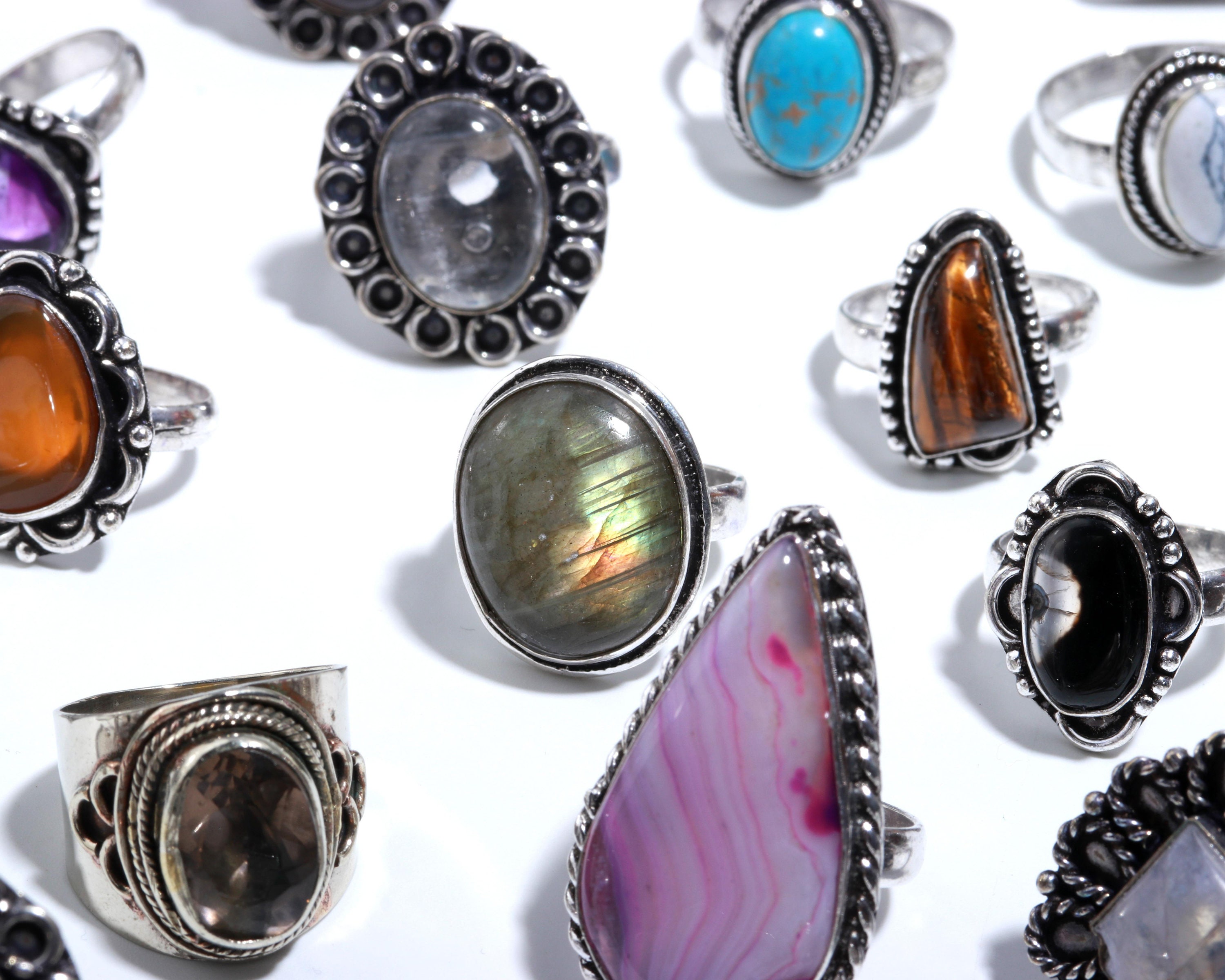 Anillo De Piedras Preciosas Hecho A Mano: Joyería Bohemia Plateada, Venta Al Por Mayor - México