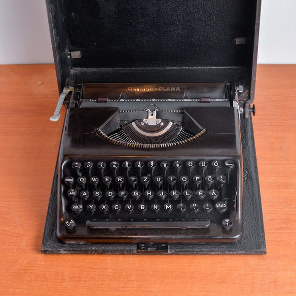 Olympia Plana - Antique Typewriter - 1930's - Good Condition - portable - manual typewriter - made in Germany