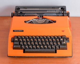 Adler Triumph Gabrielle 2000 - Electric - Vintage Typewriter - Orange Color - Good Working Condition - Portable