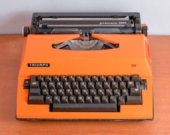 Adler Triumph Gabrielle 2000 - Electric - Vintage Typewriter