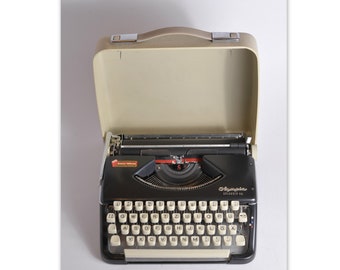 Olympia Splendid 66 - Vintage Typewriter - Superb Condition - Rare Black Color - 1960's - Portable