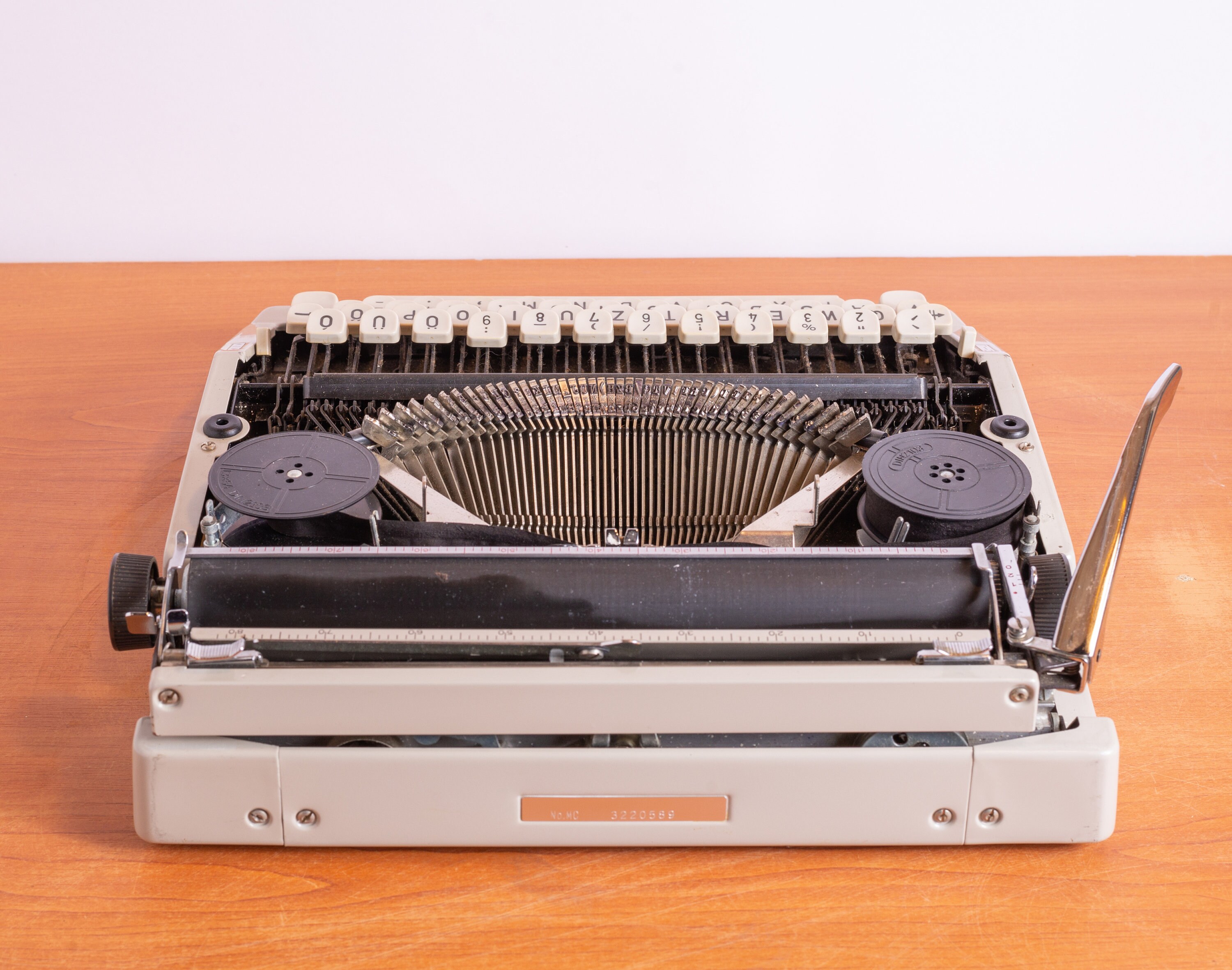 Royal 200 Litton - Portable Typewriter - Made in Japan
