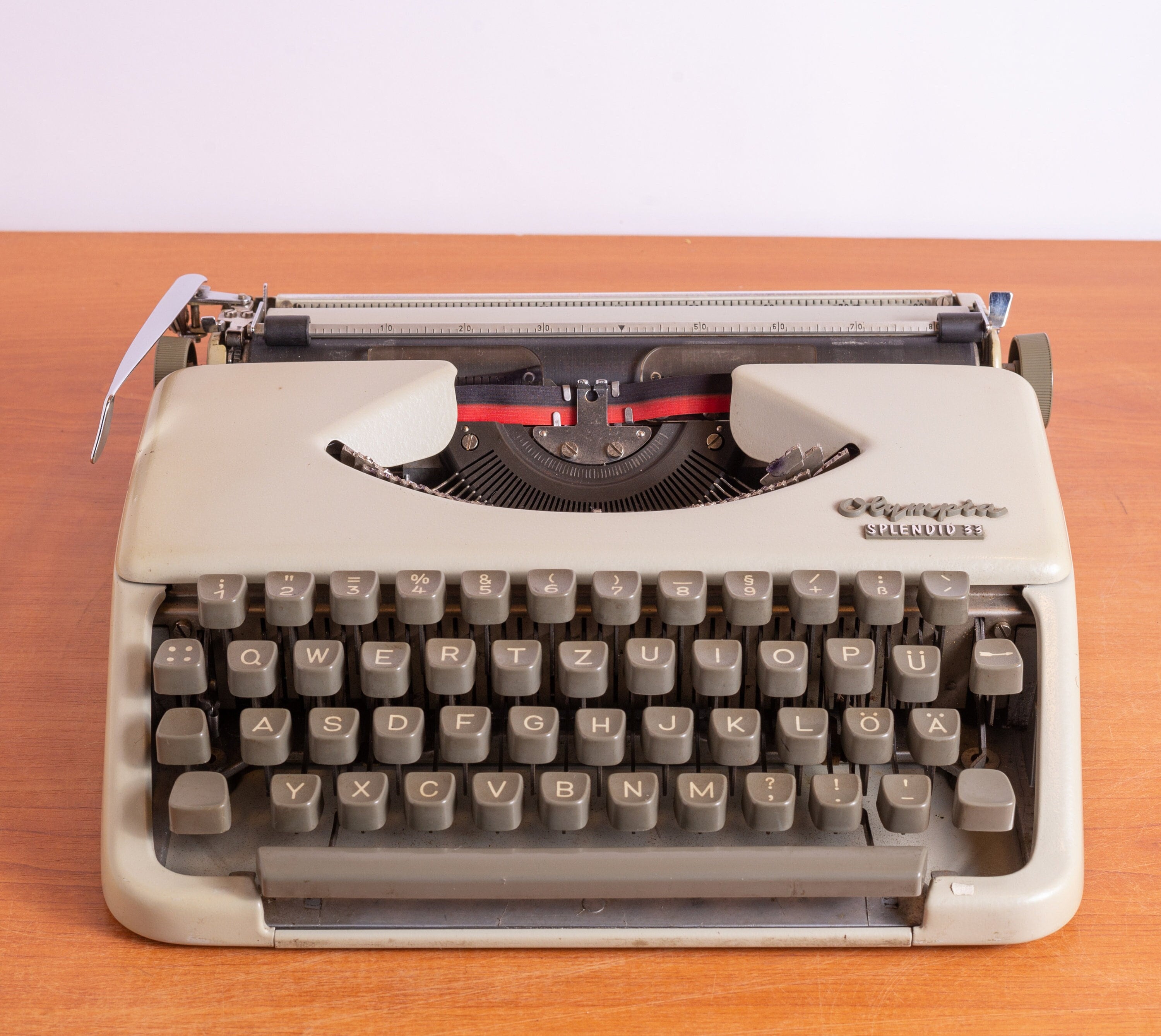 素晴らしい外見 - 33 Splendid Olympia ポータブル 良好な動作 - タイプライター タイプライター