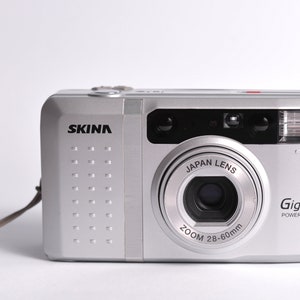 Skina Giga 280 - 35mm - point and shoot film camera with a 38-80mm zoom lens. Vintage film camera