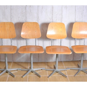 Zwitserse vintage schoolstoelen - gemaakt door Embru - 1 van de 4 sets - industriële stoel - jaren 60 - goede staat