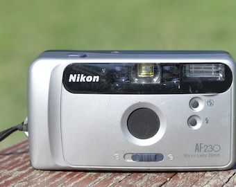 Nikon AF 230 - Point and Shoot Camera - fully Working - Tested