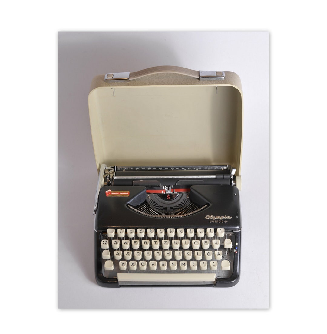 Olympia Splendid 66 - Vintage Typewriter - Superb Condition - Rare ...