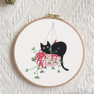黒猫刺繍キット / 初心者向け刺繍キット / 猫と植物の刺繍キット / 模様付きモダン刺繍キット