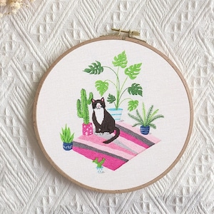 Embroidery Kit For Beginners, Cat DIY Kit, Handmade Animal pattern, Plant Flower Stitching kit