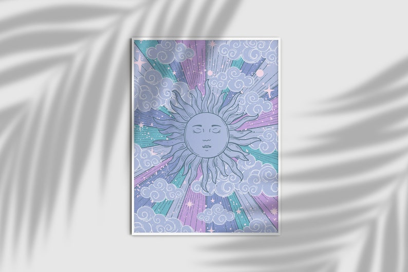Pu&ograve; includere: Un'illustrazione digitale di un sole con un viso e gli occhi chiusi, circondato da nuvole e stelle in tonalit&agrave; di blu, rosa e verde.