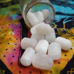 Selenite tumble stone