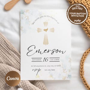 Modèle d’Invitation Baptême Modifiable – Invitation Moderne pour Fille ou Garçon – Modèle Canva – Croix Dorée et Design Floral en Arche