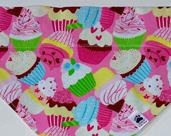 Birthday Cupcake Pet Bandana, Happy Birthday Pink Cupcake Neckwear, Cupcakes Pet Bow tie Pawty, Pañuelo Gato y Perro