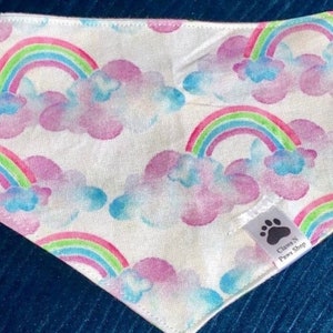 Rainbow Over the Clouds Pet Bandana, Bow Tie Rainbow, Water Color Magic Clouds Neckwear, Pañuelo Nubes y Arcoiris Gato o Perro