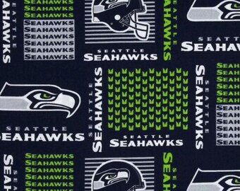 Football Pet Bandana, Reversible Football Dog or Cat Neckwear, Bow Tie Football, Pañuelo Gato y Perro