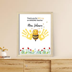 Regalo di ringraziamento per l'insegnante con impronta della mano, ricordo di un'ape da parte degli studenti, biglietto di ringraziamento personalizzato con impronta della mano per la fine dell'anno, regalo per studenti