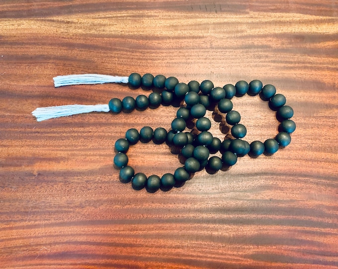 Versatile Black Wood Bead Garland for Rustic or Modern Interiors - Long and Stylish