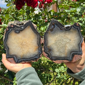 XXL Blue and White Banded and Quartz Crystal Thunderegg Agate, Thunderegg Achat, Turkish Agate, Raw and Rough Mineral Polished Specimen.