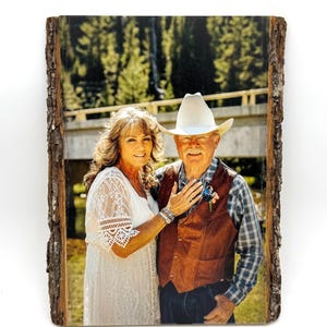 Custom Photo on Reclaimed Wood Slice – Personalized Wooden Keepsake, Graduation Gift, Christmas Gift for Dad, Rustic Natural Wood Photo Gift