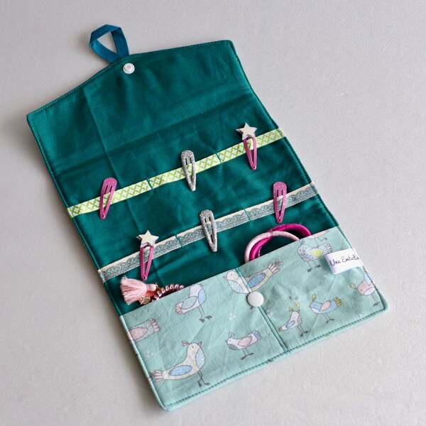 Pochette à barrettes et élastiques à cheveux fillettes en tissu à motifs petits oiseaux verts Rangement accessoires filles pratique vacances