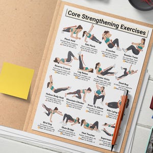 Puede incluir: Un gr&aacute;fico impreso titulado "Ejercicios de fortalecimiento del core" con ilustraciones de ejercicios como Plank Hold y Crunches. El gr&aacute;fico est&aacute; en una carpeta marr&oacute;n con una nota adhesiva amarilla. Un bol&iacute;grafo descansa sobre el gr&aacute;fico. Medidas en cm.