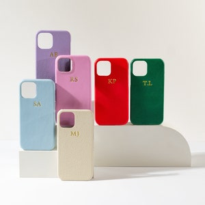 Gepersonaliseerde leren tas iPhone 13 Pro Max, iPhone 13-hoesje aangepast, initialen telefoonhoesje, monogram veganistisch kiezelleer, 13 mini, 13 Pro