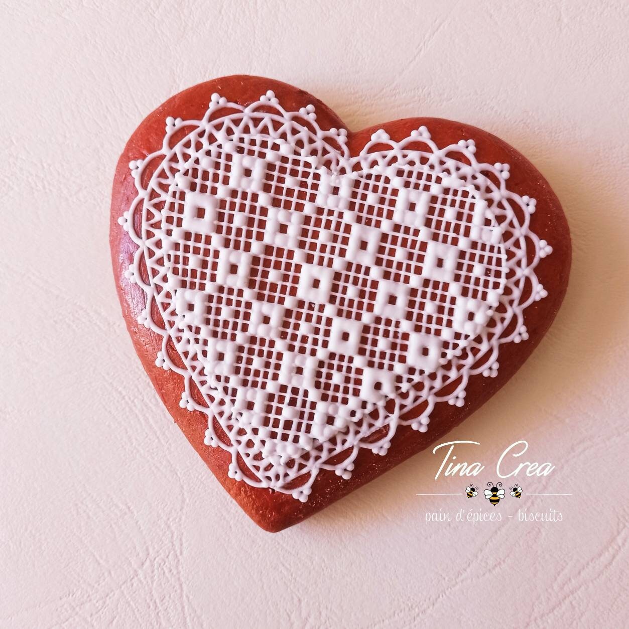 Coeur en Pain d'épices Décoré Glaçage Royal