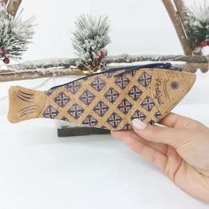 Sardine Cork Case / Cosmetic Bag / Cork Purse / Little Wallet / Vegan Wallet / Toiletry Bag / Sardines Gifts / Sardine Lovers / Gift For Her