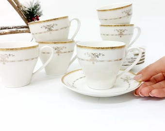 Vintage Tea Set of 6 / White and Gold / Tea Set / Porcelain Cups / Tea Cup / Vintage Cups / Antique Porcelain / Vintage Kitchen / Tea Lovers
