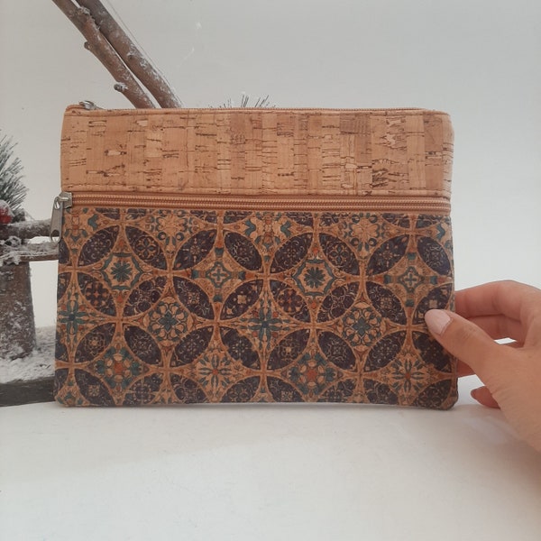 Toiletry Bag In Cork / Cork Necessaire / Cork Bag / Toilet Bag / Cosmetic Bag / Cork Purse / Cork Wallet / Clutch / Gift For Mom