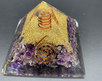 Bergkristall programmiert nach Agnihotra 314 Amethyst Orgonit Pyramide