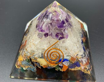 Bergkristall programmiert nach Agnihotra 314 Amethyst Orgonit Pyramide