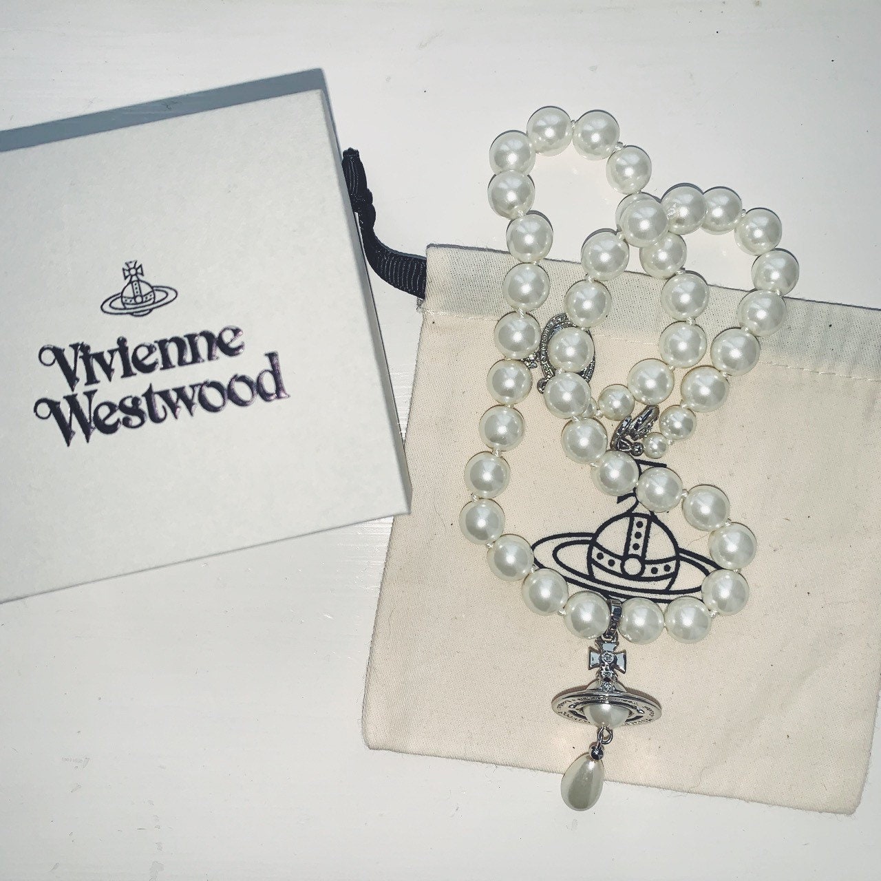 Vivienne Westwood Silber Perlenkette mit 3D Orb Tropfen und Etsy